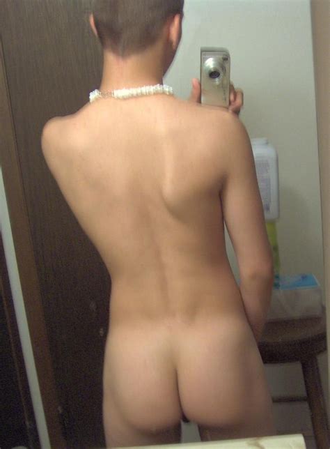 hot twink show his sexy back on cam spacedingo