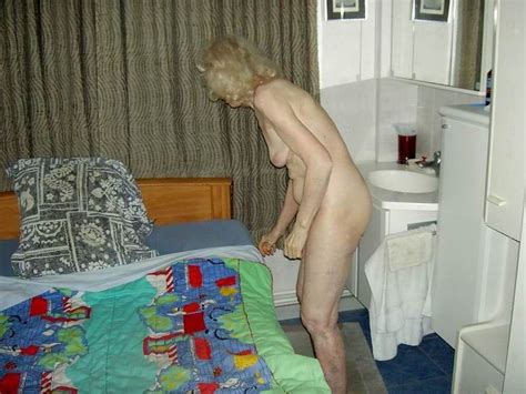 hairy amateur granny posing at home pichunter