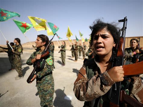 syria s female soldiers prepare to take on isis in battle