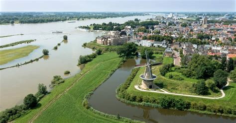 south holland city voted  netherlands  beautiful fortified town