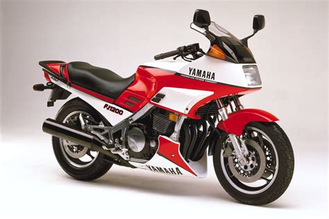 moto del  yamaha fj  espiritu racer moto
