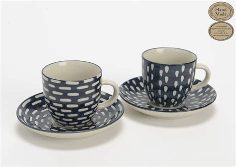 coffret  tasses avec sous tasse artisanal gres bleu nuit  blanc avec motifs assortis bols
