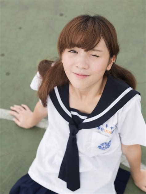 Taiwan Kawaii School Girl Photographer Yuki Aoyama Turns