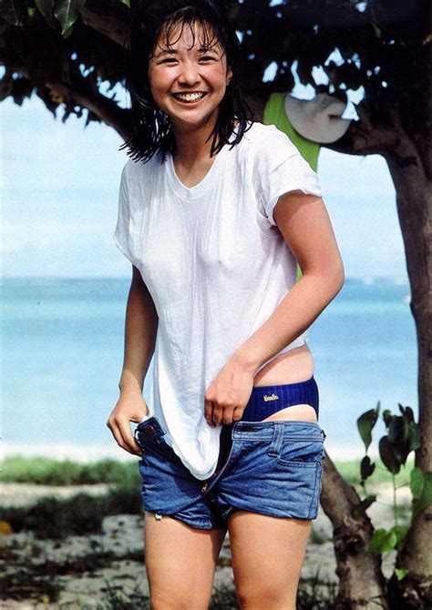 【トップ】宮崎美子61歳ピカピカのビキニ姿、伝説cm40年 これは素晴らしいな。40年て何？と思うほどだ。 ツイレポ