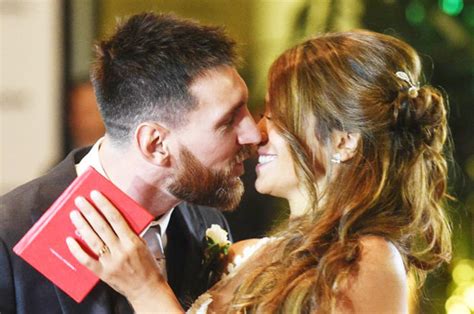 Lionel Messi Fc Barcelona Forward Mocked Over First Kiss With Wife