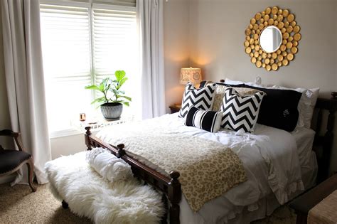 top  decor tips  creating  perfect guest room