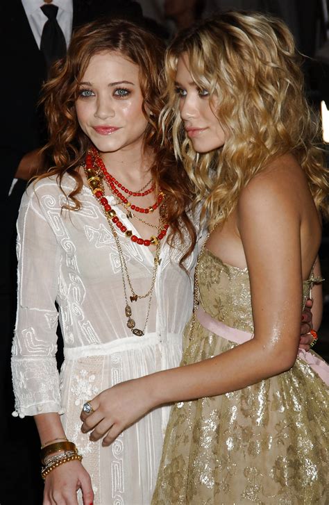 mary kate and ashley the olsen twins 17 pics