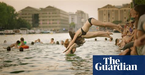 outdoor swimming in paris with the canal club in