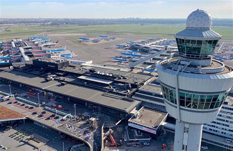 schiphol flights operated   covid  crisis
