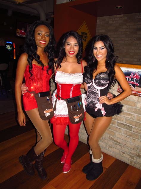 Hooters Valentines Day Three Hooters Girls At The Kirby L… Flickr