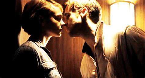 Best Movie Kiss Elevator Scene Ryan Gosling Carey