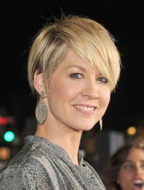 20 Best Short Haircuts For Older Women Nicestyles