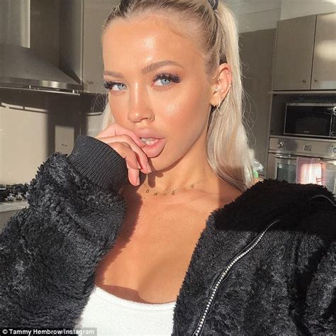 Stretching Up Instagram Model Tammy Hembrow Flaunts Her Curvy Derrière