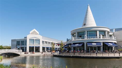 bluewater celebrates   kent  pop  shops  local firms