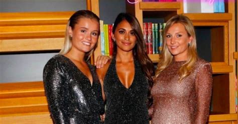 Lionel Messi S Hot Wife In Snap With Fellow Wags As He S