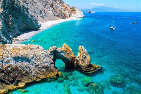 greek islands  visit   travelling greece