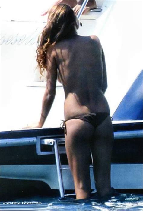 alena seredova paparazzi totally nude and oops shots