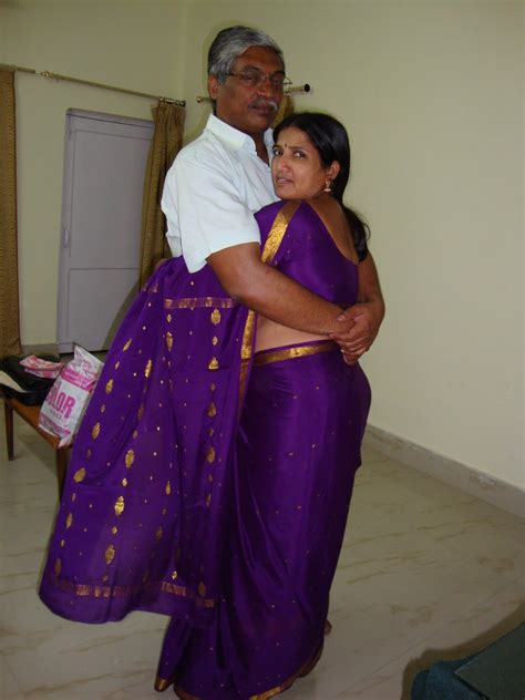 freedesiblog entire series of my fav violet saree aunty