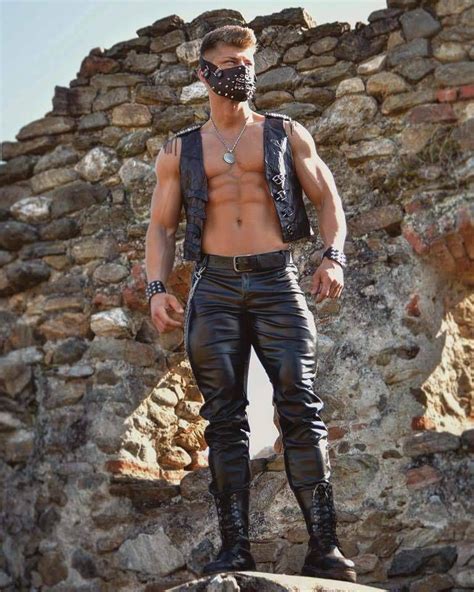 Muscled Hunk In Leather Mens Leather Clothing Mens Leather Pants