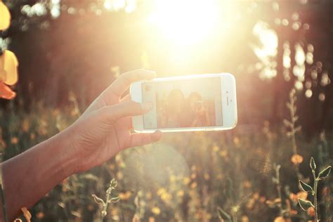 How To Use Lighting To Take A Perfect Selfie According To A Lighting