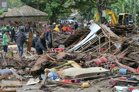 death toll now 281 people after tsunami hits indonesia