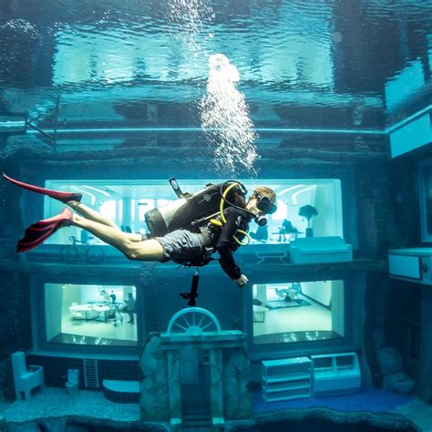deepest pool   world deep dive dubai poolmagazinecom