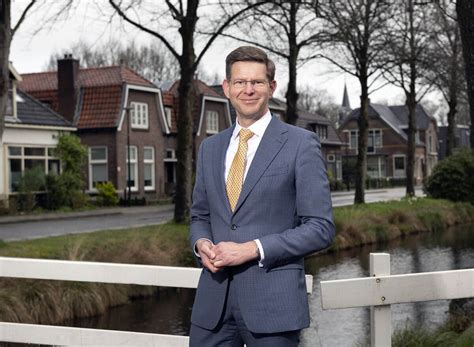nieuwe burgemeester ooststellingwerf gestart nieuwsbericht politieke ambtsdragers
