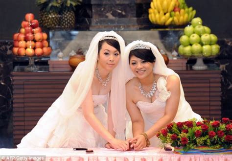 lesbian couple celebrate taiwan s first buddhist same sex