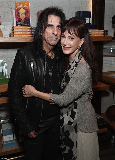 Alice Cooper Reveals Secret Behind 40 Year Marriage Daily Mail Online