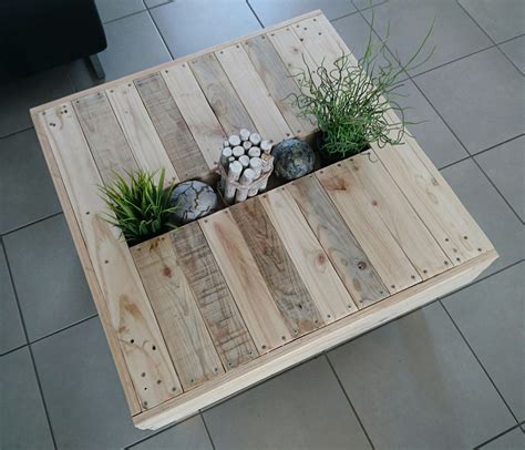 table basse en bois recycle avec gouttiere centrale pour decoration meubles  rangements