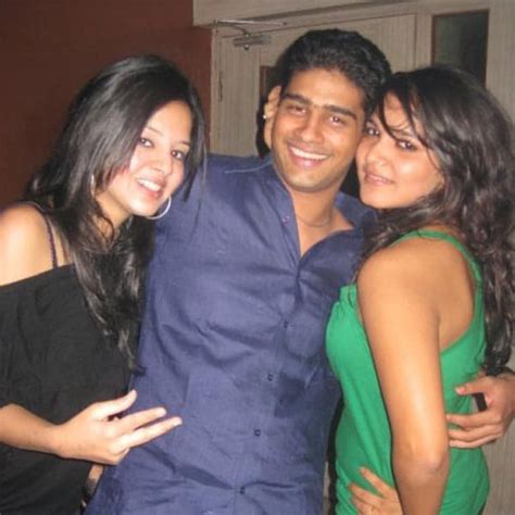 Ms Dhoni S Wife Sakshi And Her Friends During College Days