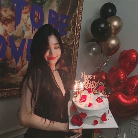 Snsd Seohyun Share Pictures From Tiffany S Birthday Party Wonderful