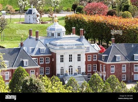 model   royal palace huis ten bosch    madurodam   hague netherlands
