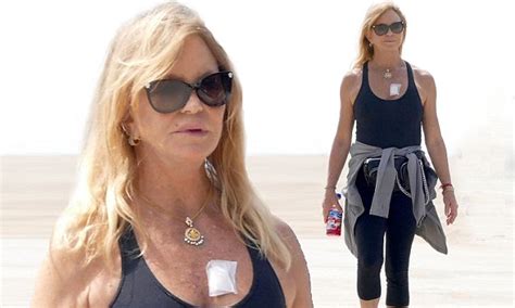 Goldie Hawn Looks Athletic As She Heads Out On A Stroll Along The Beach