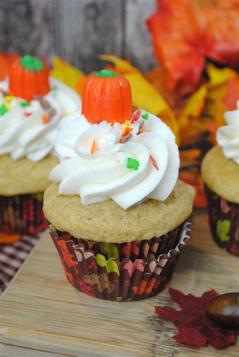 simply smashing pumpkin vanilla frosted cupcakes