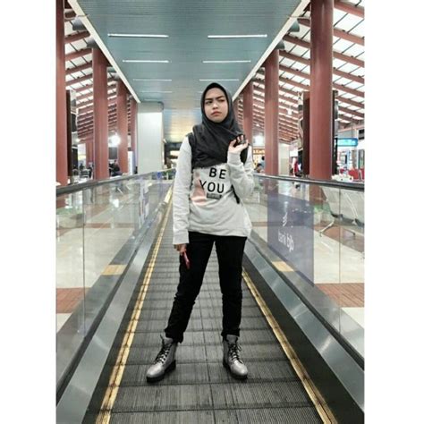 style hijab ala ria ricis simpel  mudah ditiru