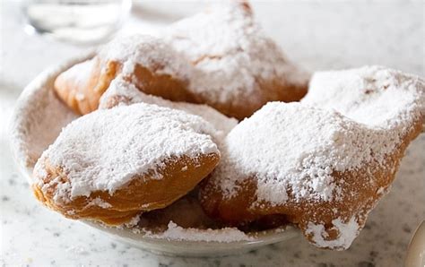 cafe du monde  orleans  sugary slice  history  louisiana