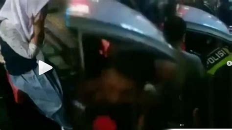 video viral pelajar sma berbuat asusila di dalam mobil kepergok warga dan nyaris diamuk massa