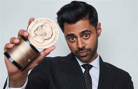 indian american comedian hasan minhaj wins prestigious journalism award  varnam
