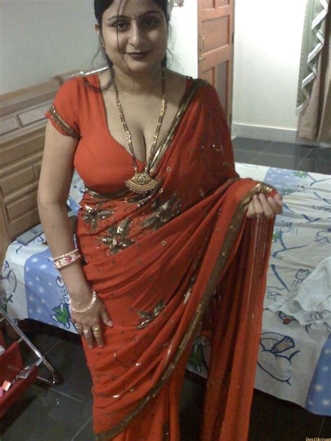 south indian tamil bhabhi housewife saree sexy bhabhi chachi didi hot hot hot pinterest