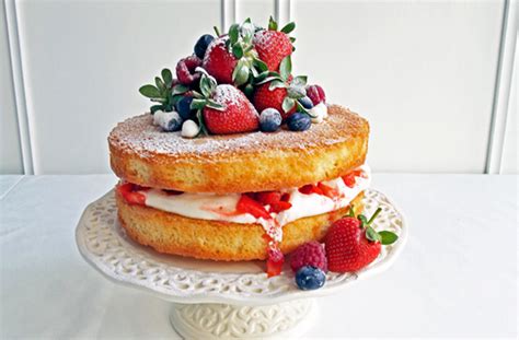 naked cake with berries and cream dessert recipes