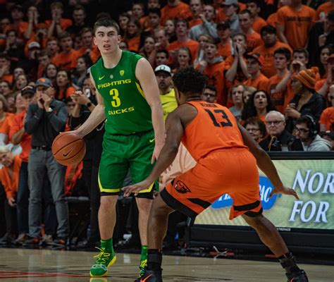 photos ducks mens basketball falls short to oregon state 72 57 as beavers pull away in second