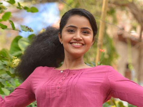 anupama parameswaran actress age wiki height