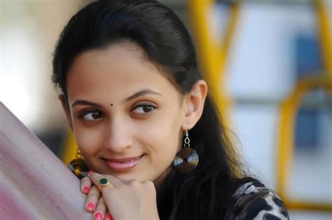 Download New Marathi Actress Wallpaper Gallery