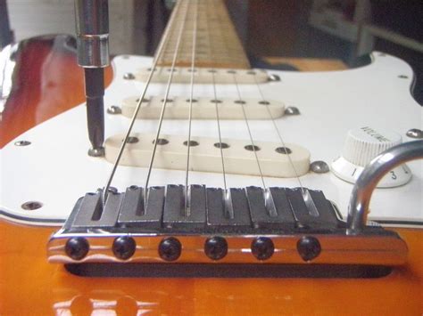 fender stratocaster pickup height adjustment  specifications diy strat   guitar