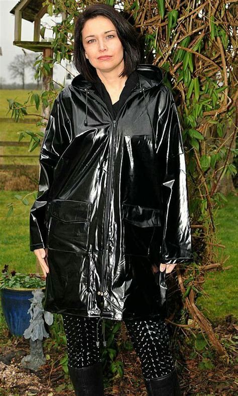 pin von sussie quattro auf black raincoat regenkleidung schwarzer