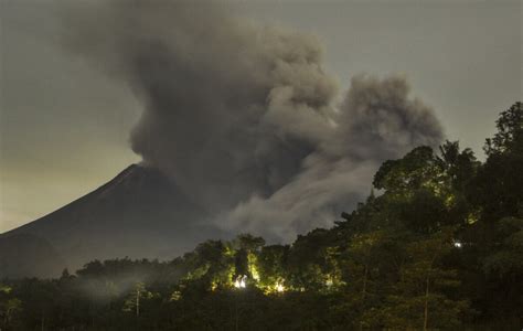 Lava Streams From Crater As Indonesias Mount Merapi Erupts News