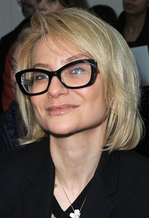 How To Find The Most Flattering Glasses For You Older