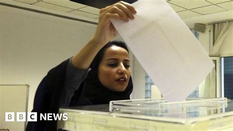 Saudi Arabia First Women Councillors Elected Bbc News