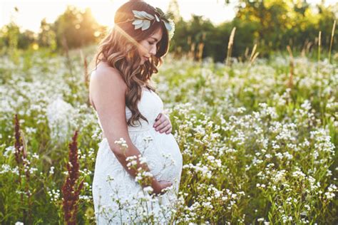 10 Gorgeous Maternity Photo Shoot Ideas
